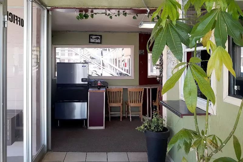 Hotelli Kings At Clovis