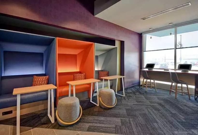 ホテル Tru By Hilton Auburn