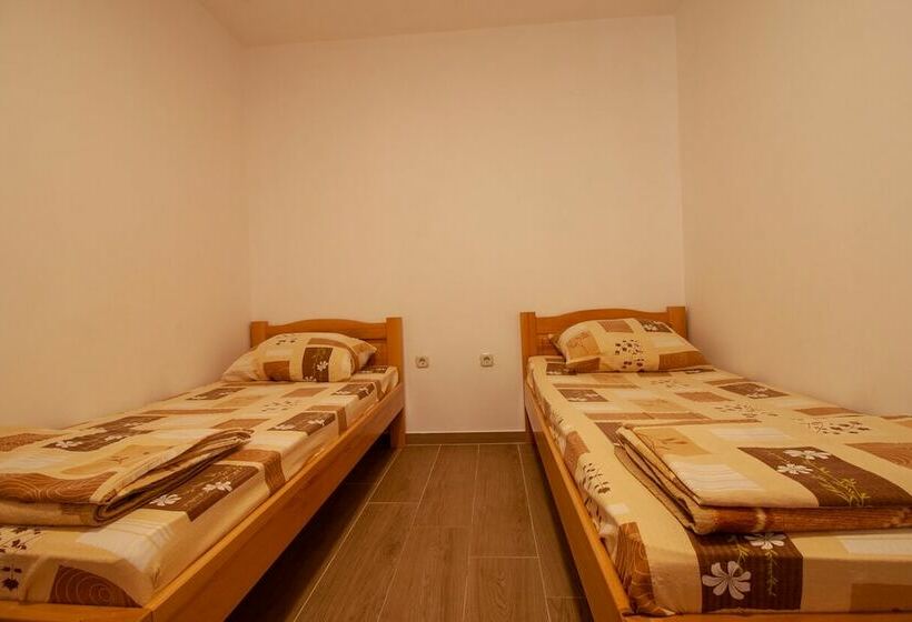 پانسیون Guesthouse Jadran