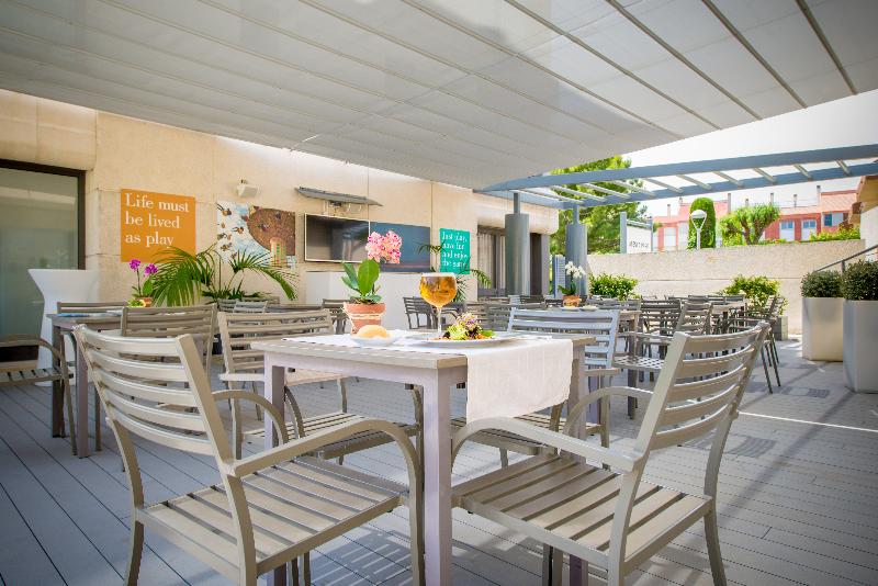 Atenea Park Suites & Apartments