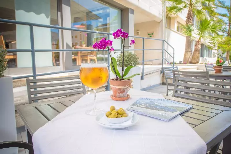 Atenea Park Suites & Apartments