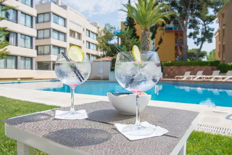 Atenea Park Suites & Apartments