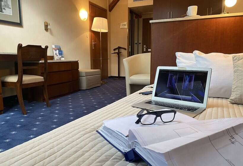 Booking Hotel Crown Piast & Spa