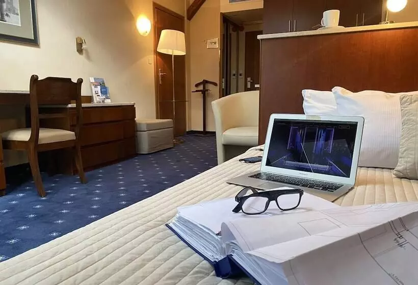 Booking Hotel Crown Piast & Spa