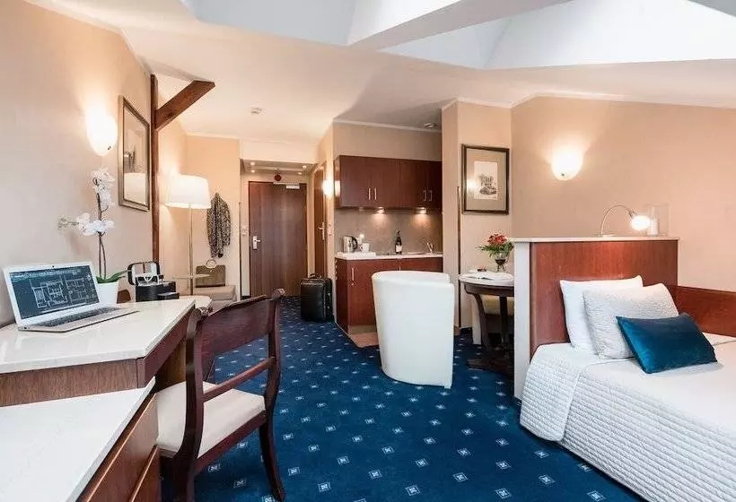 Booking Hotel Crown Piast & Spa