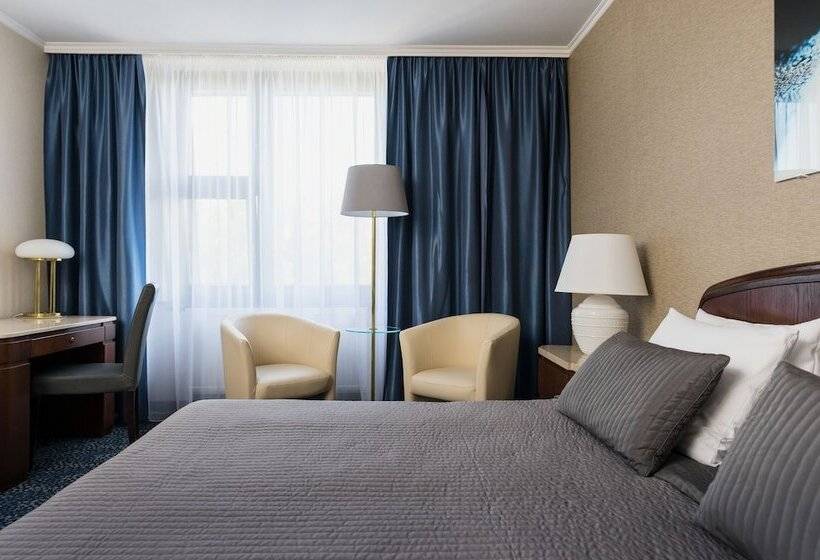 Booking Hotel Crown Piast & Spa