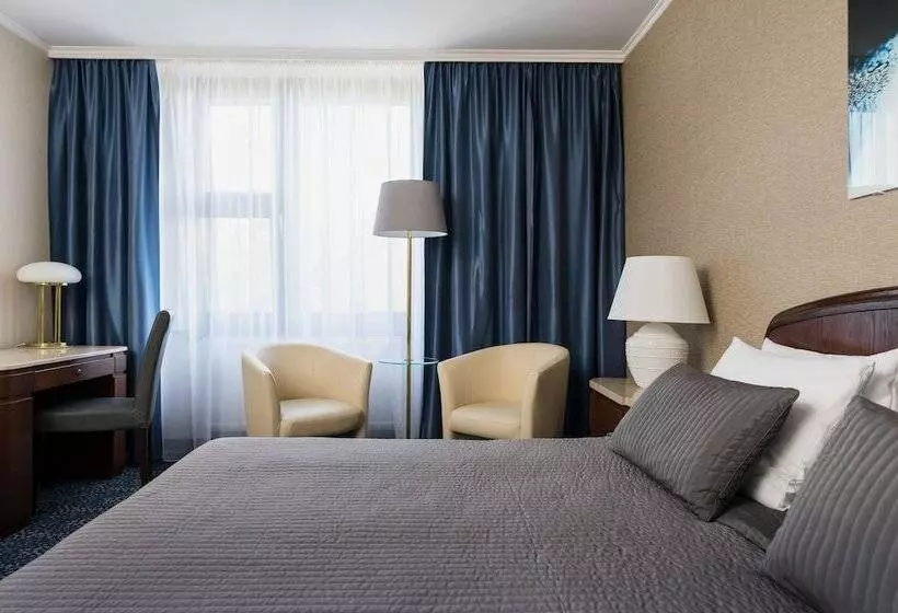 Booking Hotel Crown Piast & Spa