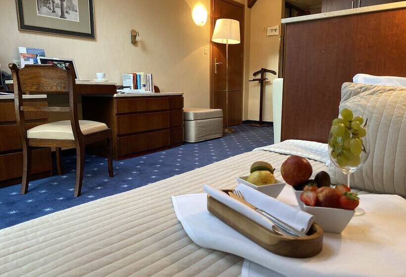 Booking Hotel Crown Piast & Spa