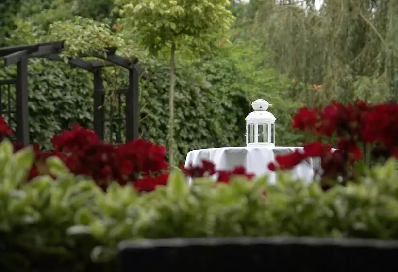 Booking Hotel Crown Piast & Spa