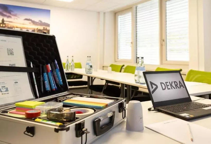 Dekra Congresshotel Wart