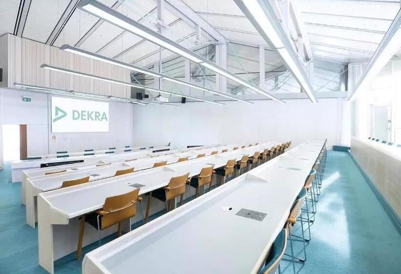 Dekra Congresshotel Wart
