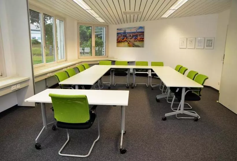 Dekra Congresshotel Wart