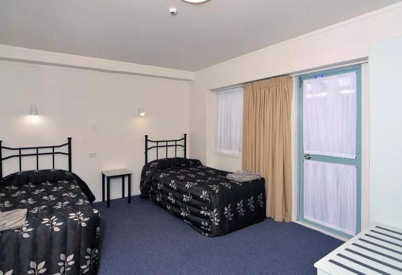Fenton Court Motel