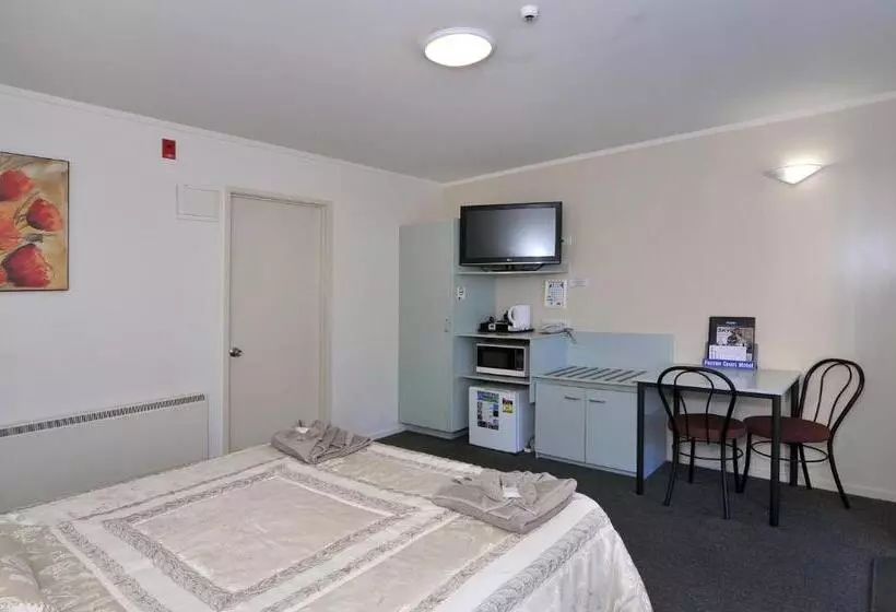 Fenton Court Motel