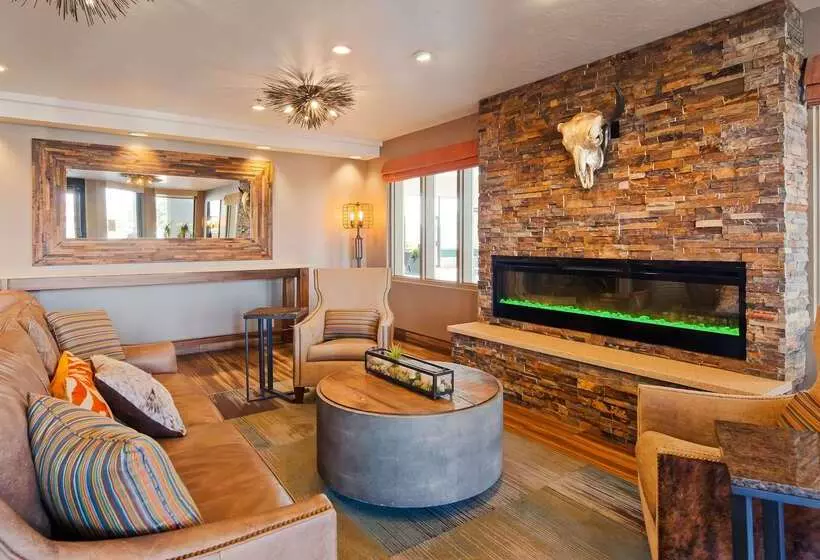 בית מלון כפרי Best Western Plus Cottontree Inn