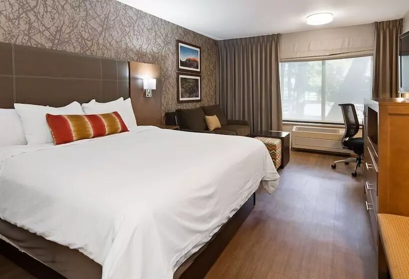 בית מלון כפרי Best Western Plus Cottontree Inn