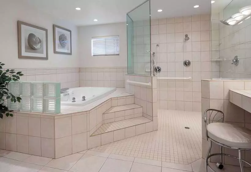 فندق Best Western Plus Humboldt Bay Inn