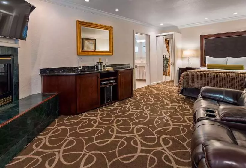 فندق Best Western Plus Humboldt Bay Inn