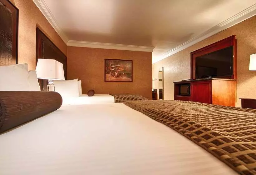 فندق Best Western Plus Humboldt Bay Inn