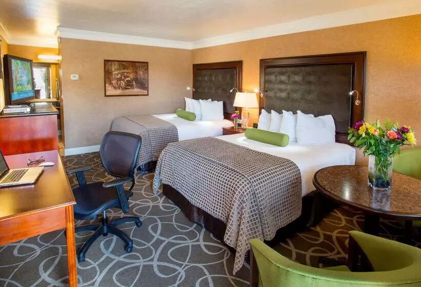 فندق Best Western Plus Humboldt Bay Inn