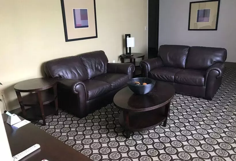 هتل Best Western Plus Inntowner Madison