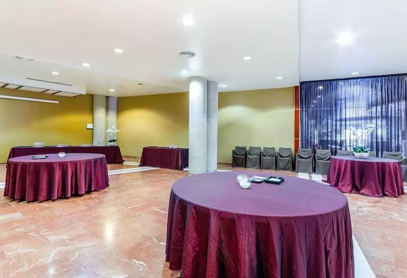 Отель Exe Campus