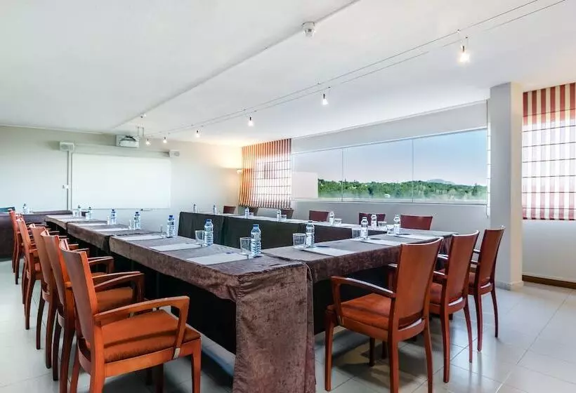 Отель Exe Campus