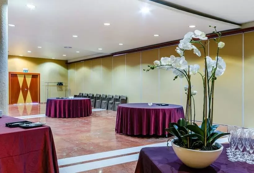 Отель Exe Campus