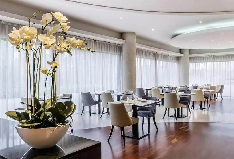 Отель Exe Campus