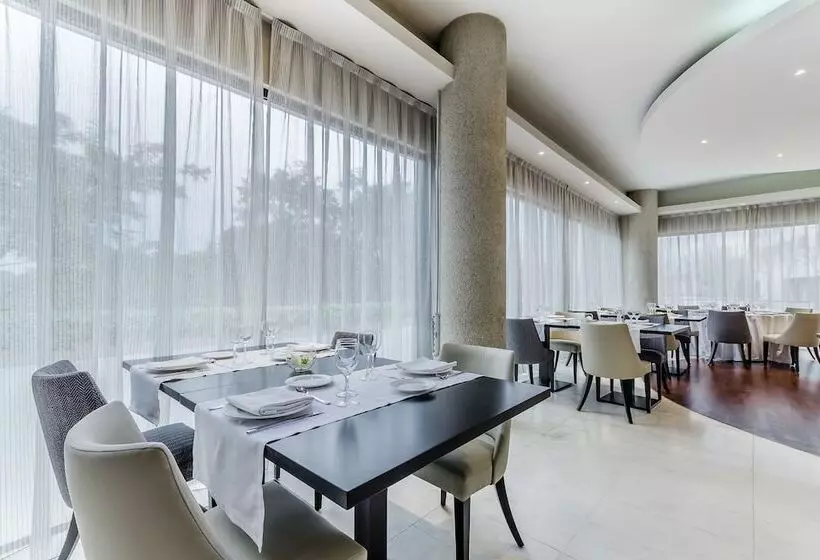 Отель Exe Campus