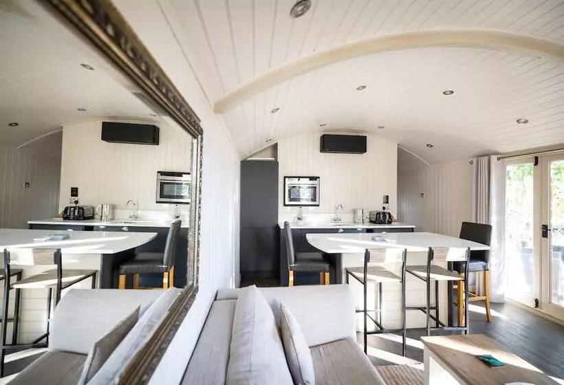 هتل Coltsfoot Country Retreat