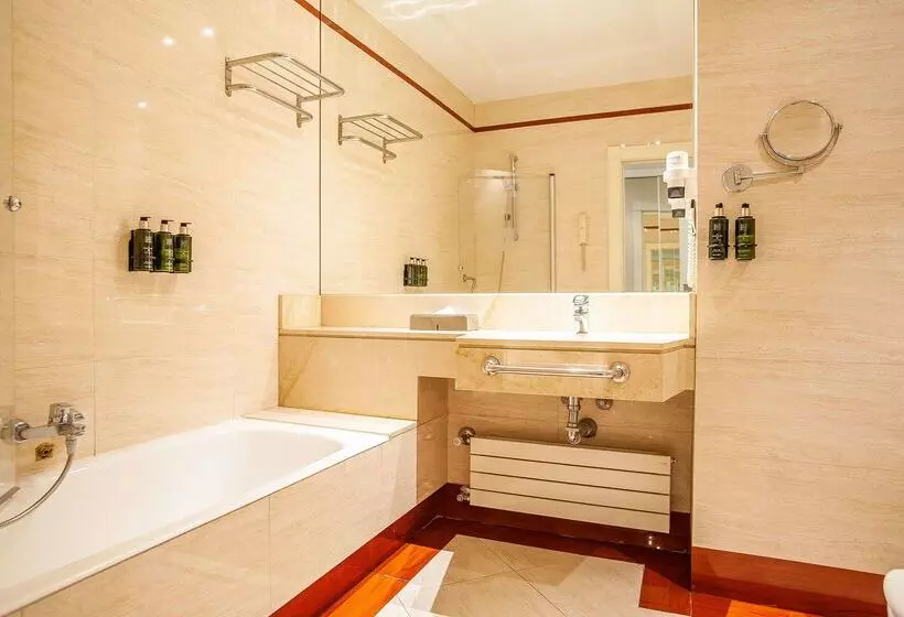 فندق Valladolid Recoletos