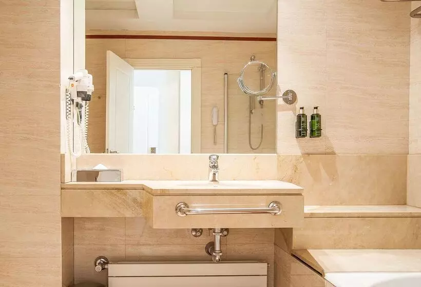 فندق Valladolid Recoletos