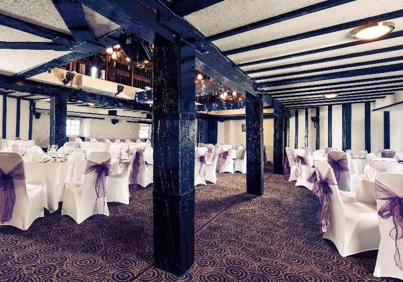 בית מלון כפרי Mercure Perth