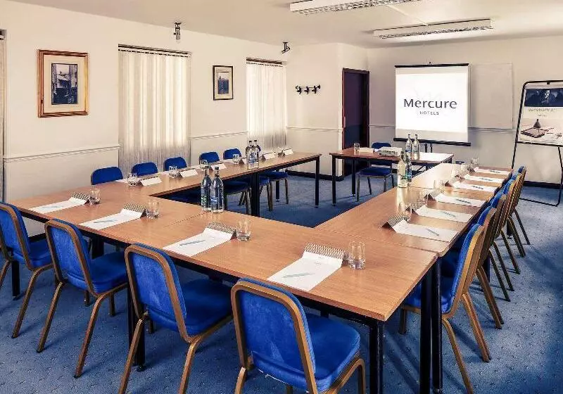 בית מלון כפרי Mercure Perth