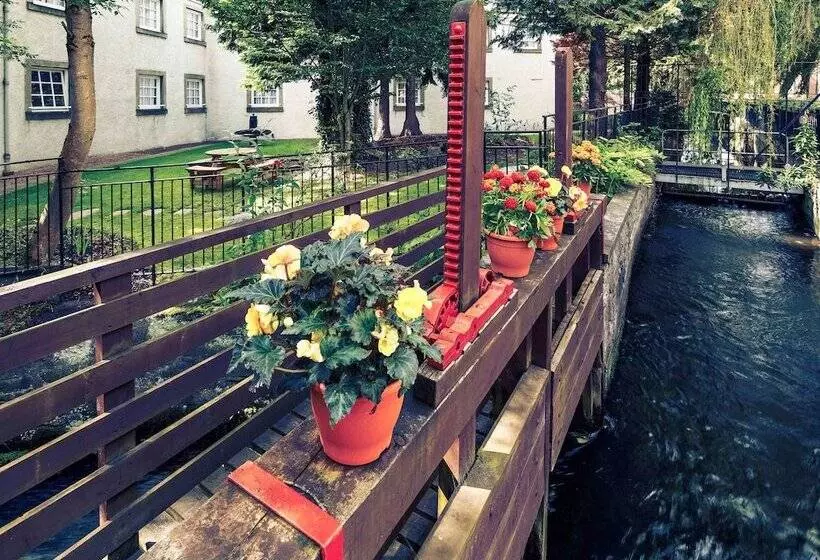 בית מלון כפרי Mercure Perth