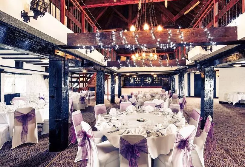 בית מלון כפרי Mercure Perth