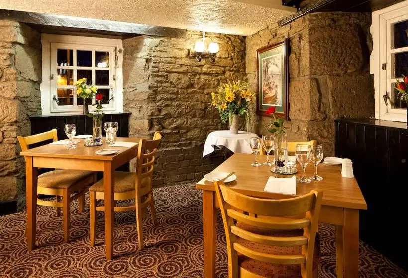 בית מלון כפרי Mercure Perth