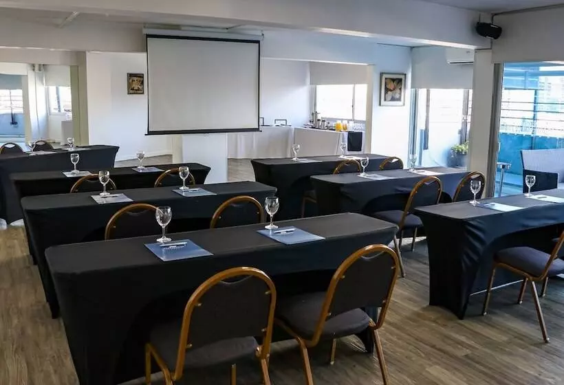 בית מלון כפרי Palladium Business