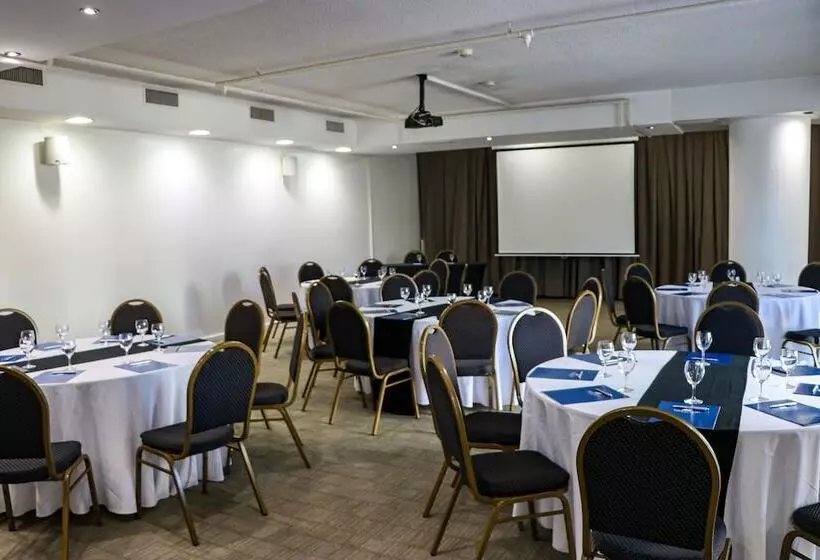 בית מלון כפרי Palladium Business