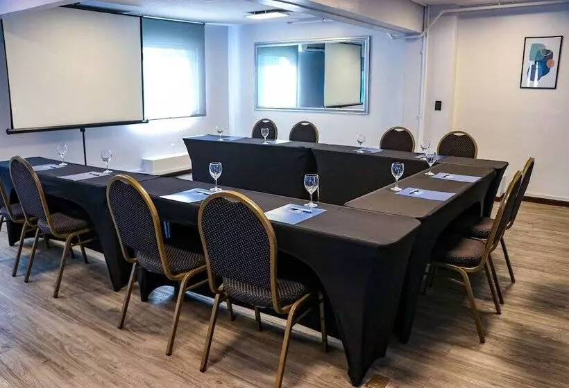 בית מלון כפרי Palladium Business