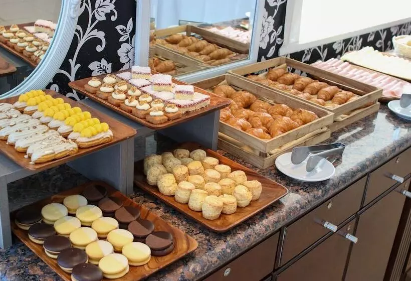 בית מלון כפרי Palladium Business