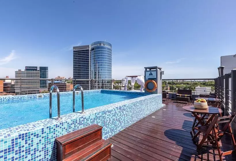 בית מלון כפרי Palladium Business