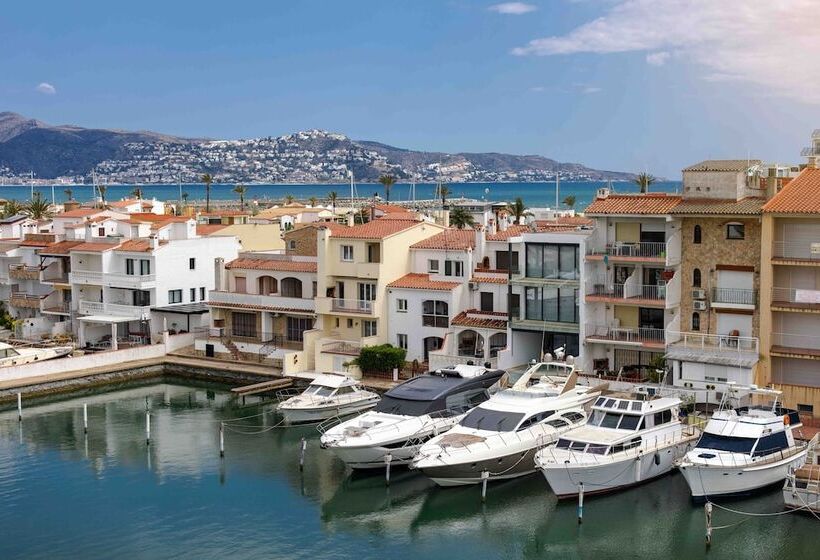 فندق Port Salins