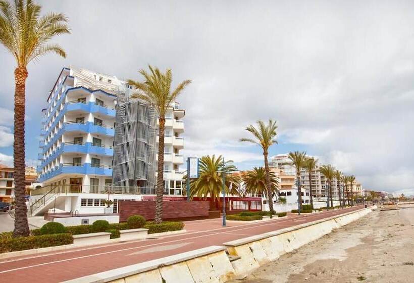 فندق Sunday's Beach