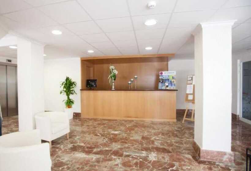 فندق Sunday's Beach