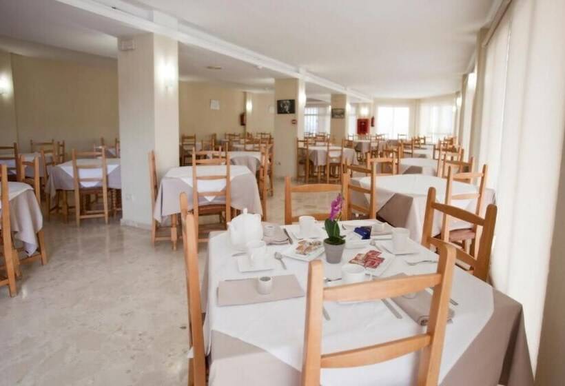 فندق Sunday's Beach