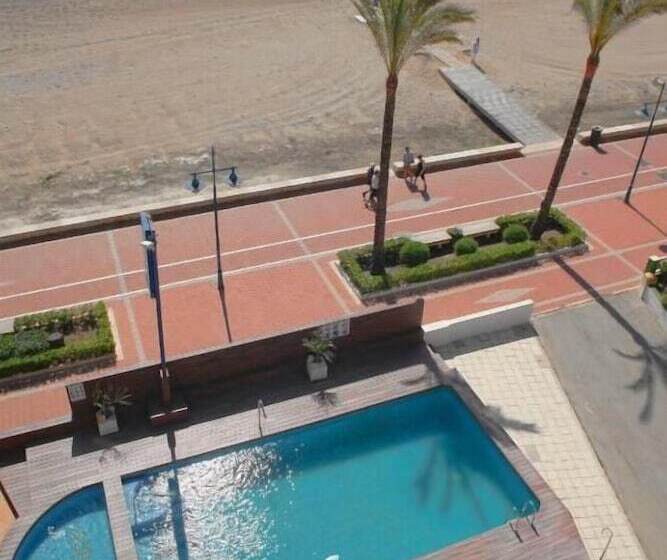 فندق Sunday's Beach