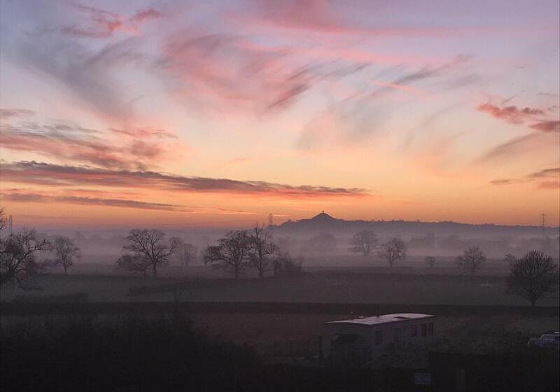 בית מלון כפרי Crossways