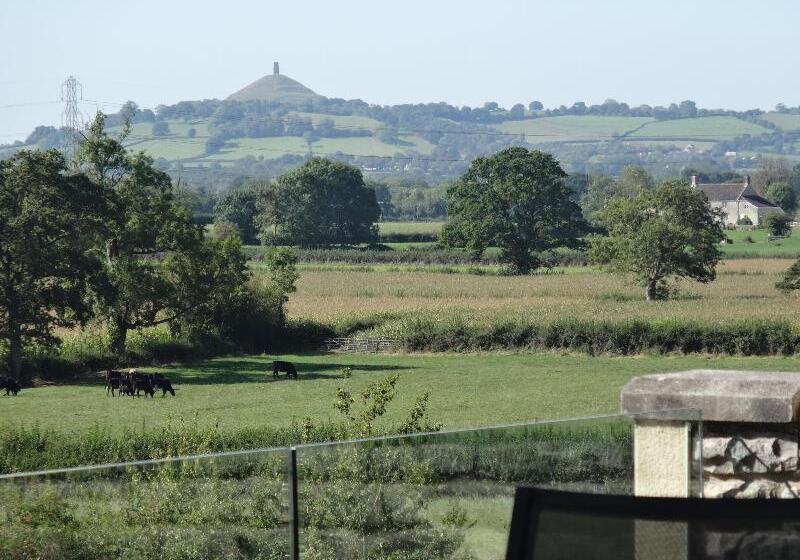 בית מלון כפרי Crossways